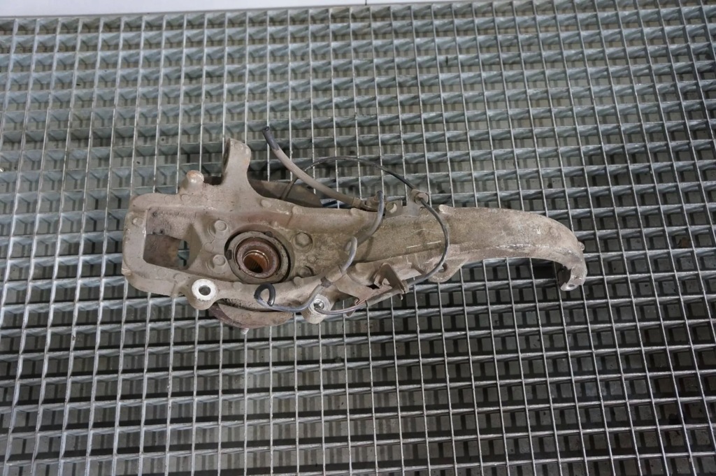 Поворотний кулак ступиця ліва перед передня infiniti fx 2 3.0 td v6 Недорого