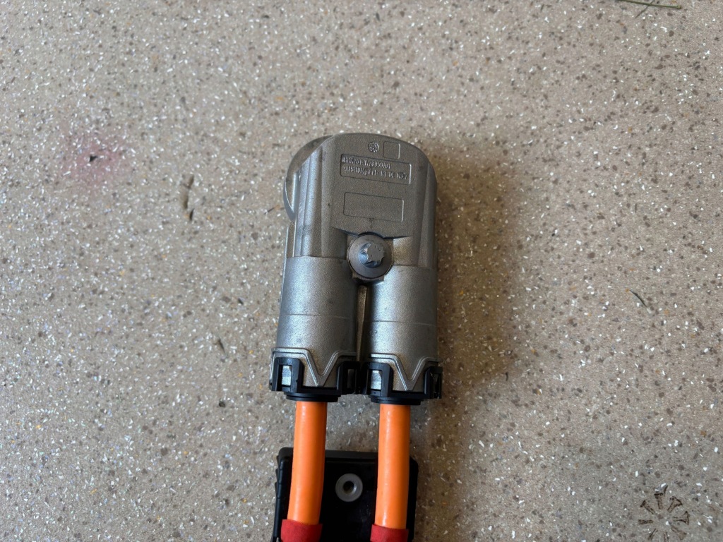 Шланг wysokiego напряжения bmw x1 u11 5a1c8d7 в Украине