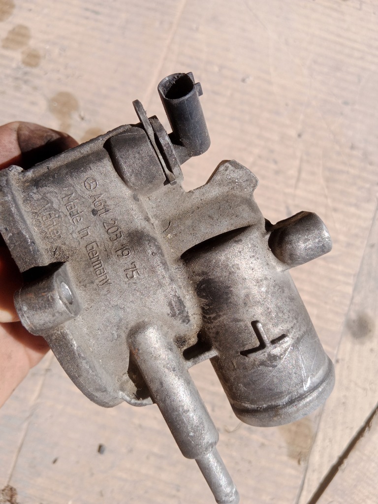 фото №1, Корпус термостата mercedes vito w639 6112031975