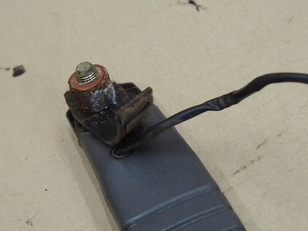 фото №6, Поперечина безопасности левая перед клипса sportage i