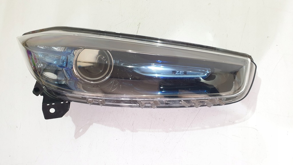 фото №3, Лампа правая перед фара renault zoe 260109891r