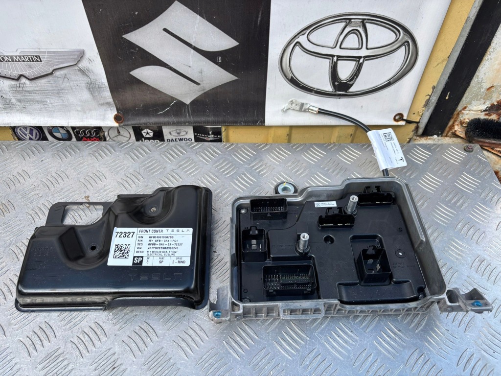 Купить Tesla model y модуль комфорта блок управления 1583991-10-d