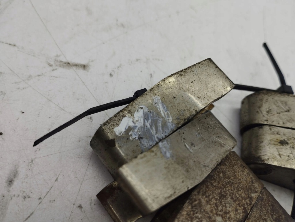 Mercedes-benz cls c218 x218 кронштейн форсунки 2014 Недорого