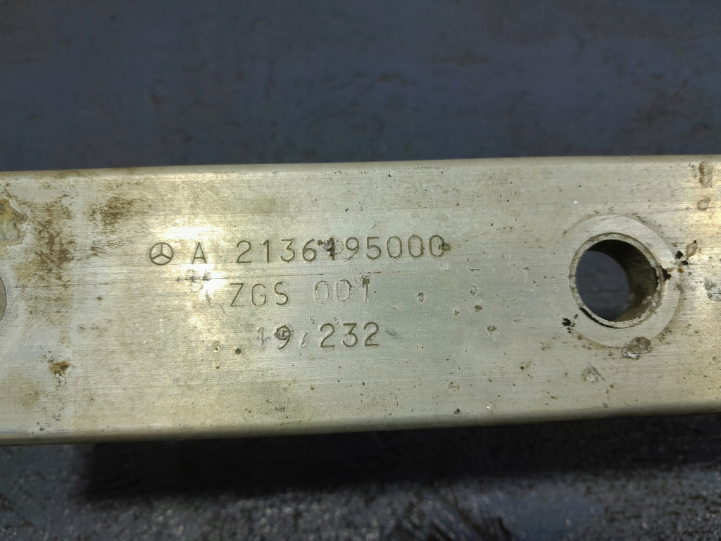 Mercedes e w213 комплект кронштейнов усилитель нижние a2136195000 Недорого