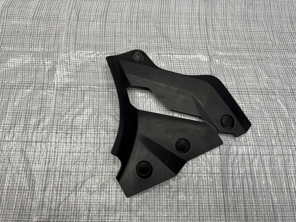 фото №1, Заглушка левая maserati granturismo m189 670227539