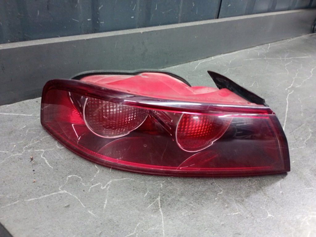F939532802p лампа левая задний  alfa romeo 159 Доставка