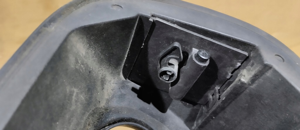 фото №8, Кришка заливної замок заливна горловина пального mercedes glc w253 a2536300802 колір 197