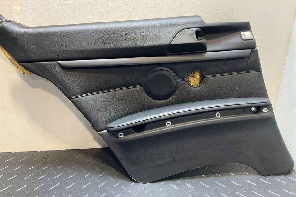 фото №11, Обшивка задніх правих двері bmw 3 coupe e92 6958349 3.0l бензиновий 2008