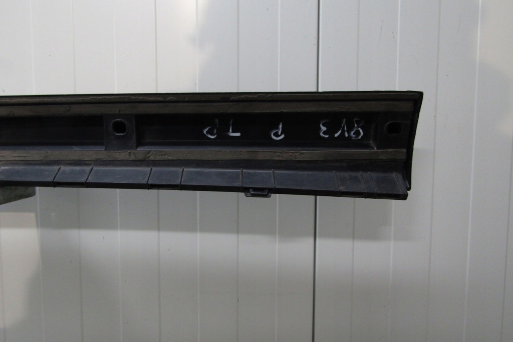 фото №9, Молдинг порог правая audi a3 s3 s-line 8v3 3d 13-