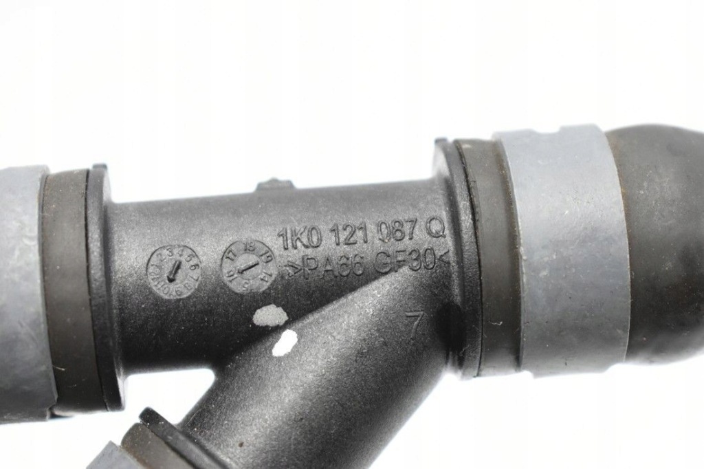 Патрубок рідина охолоджуючої vw audi seat skoda 5q0122073an оригінал в Україні