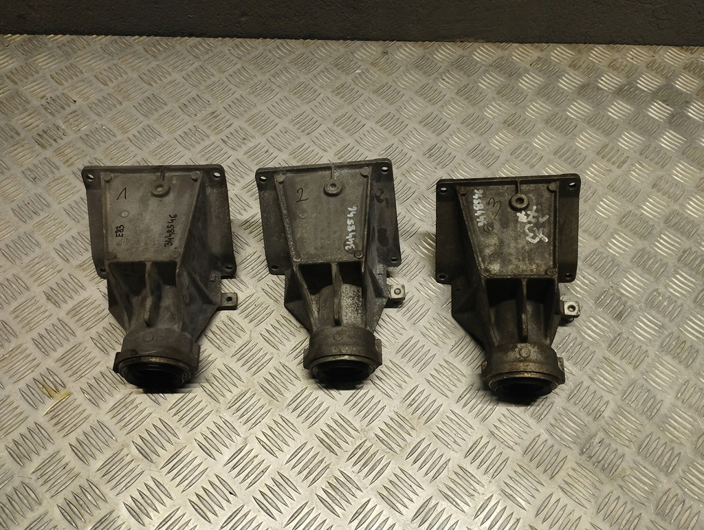 фото №1, Bmw x3 e83 кронштейн кронштейн 3448546