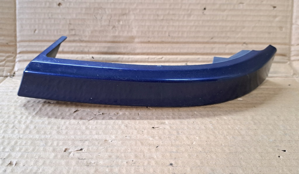 фото №1, Mazda 323 молдинг накладка на фару pod фара правый перед