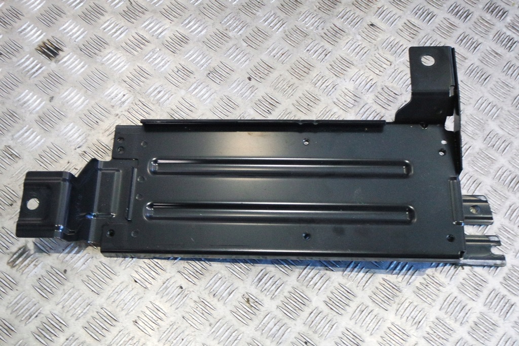 фото №1, Кронштейн акумулятор lamborghini urus 4m0915524