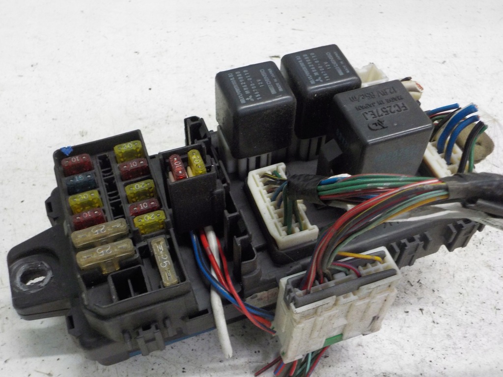 фото №1, Mitsubishi colt v коробка предохранителей