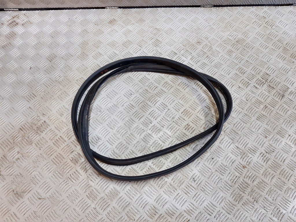 фото №1, Opel karl прокладка крышки багажника