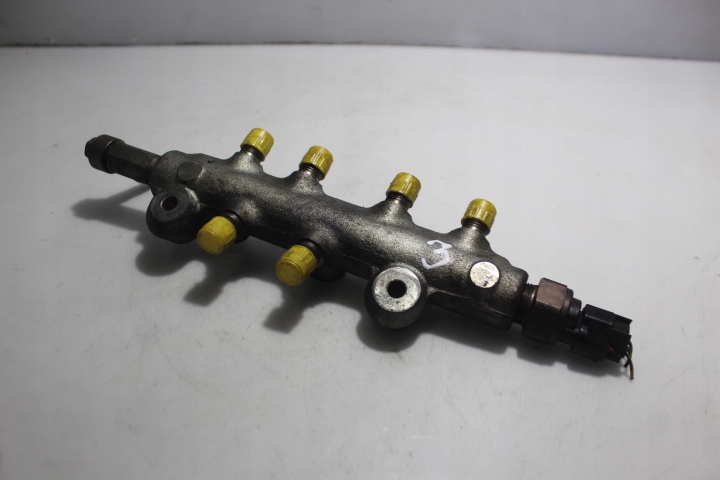 фото №1, Молдинг впрыскная mazda 5 i 2.0citd