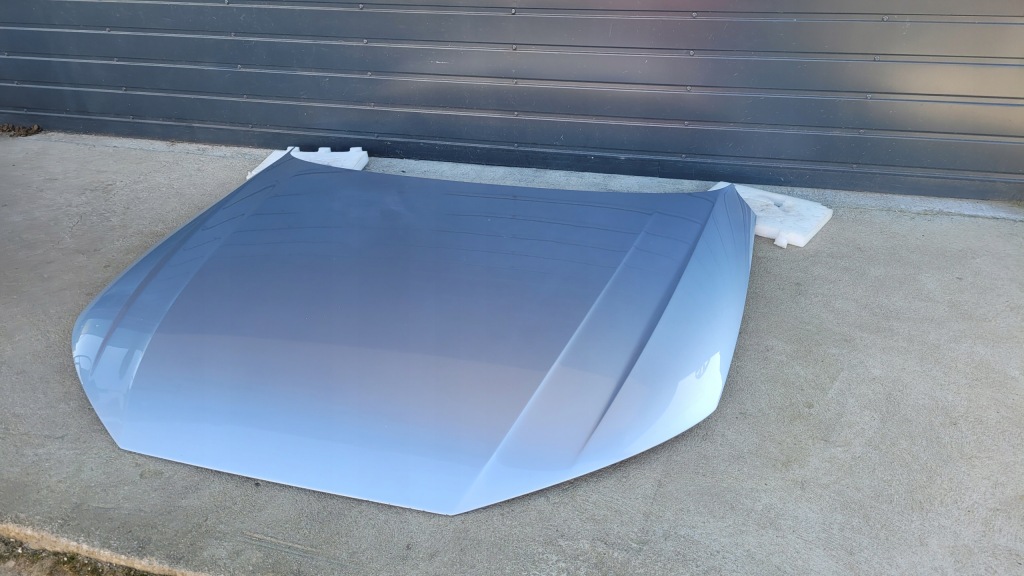 Audi a4 b9 капот крышка двигателя идеальное состояние серебристая в Украине