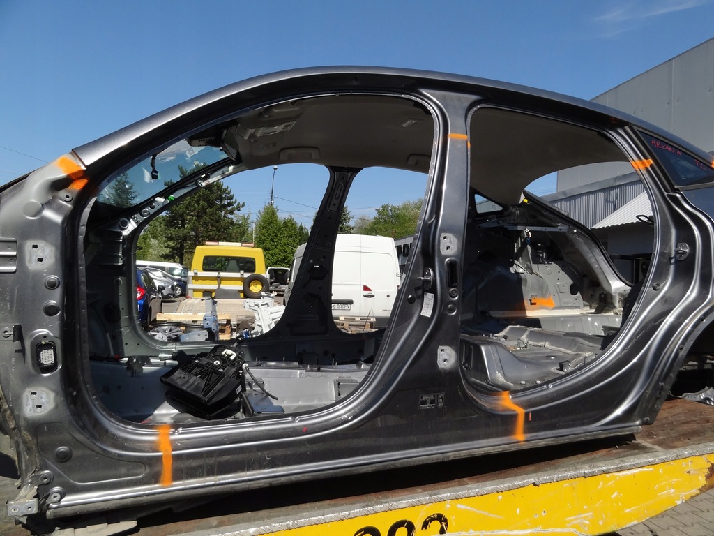 фото №1, Renault arkana 2022 блок двигуна поріг лівий оригінал