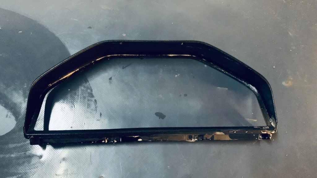 Купить Bmw e30 рамка защита спидометра приборы 62111368872 88374041