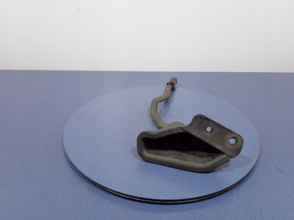 фото №1, Maserati levante защита заглушка дворники перед eu 670033500