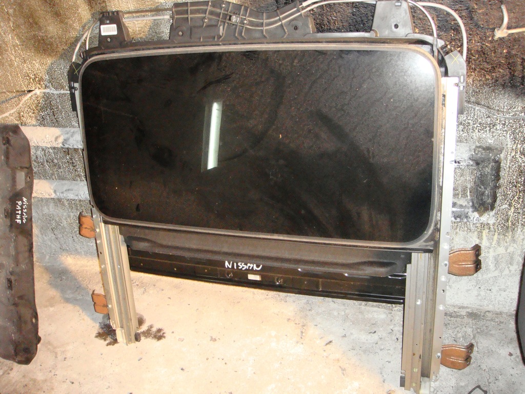 фото №1, Nissan navara d40 pathfinder люк r51