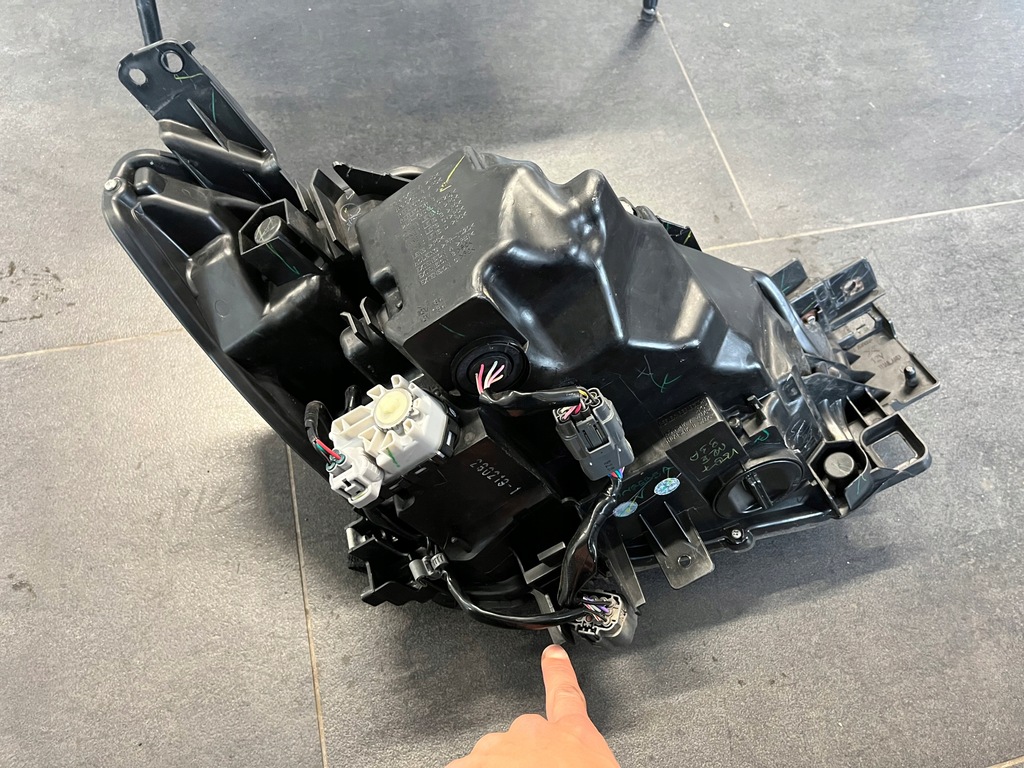 фото №8, Лампа левая передняя mazda 2 ii full led 13 pin