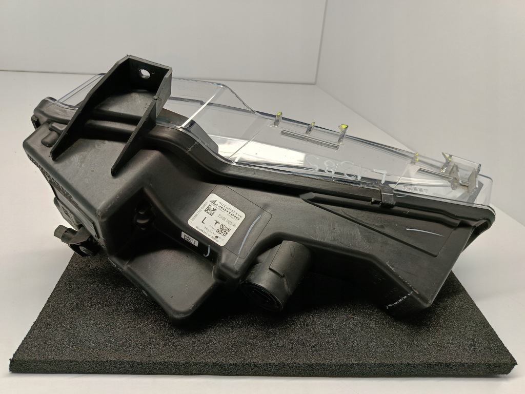Tesla model 3 m3 17- протитуманна фара drl лівий фара протитуманна led 1077395-00-c Оригінал