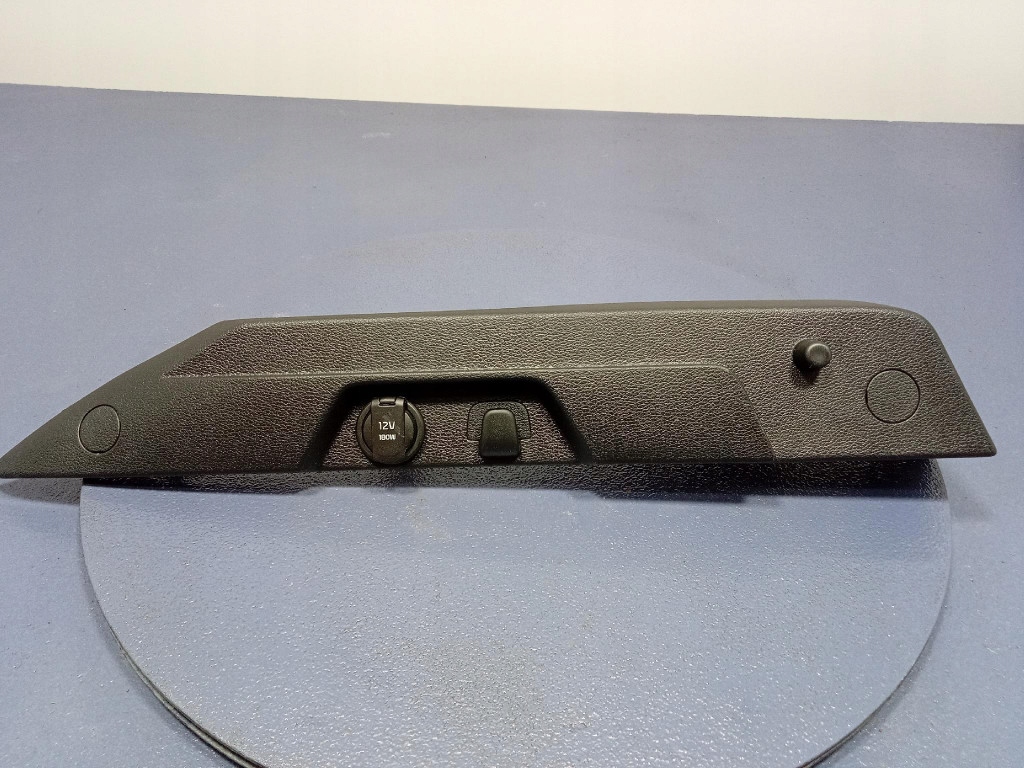 Купити Kia xceed i рестайлінг  22- кронштейн полиця багажника 85911j7700