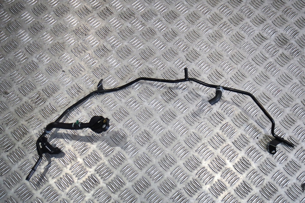 фото №1, Шланг wody audi tt 8s 06k121051m