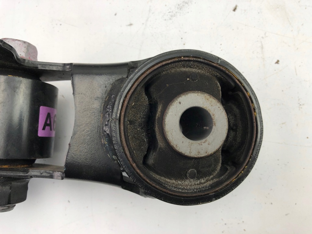 фото №6, Toyota yaris iii кронштейн подушка двигуна