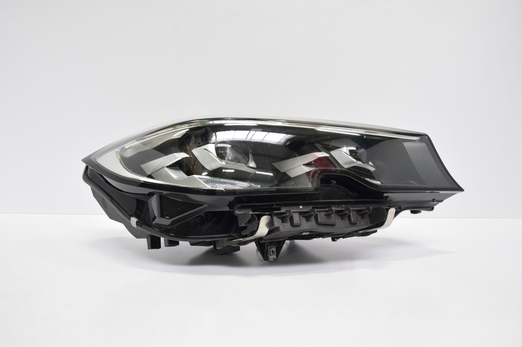 фото №1, Лампа права bmw 3 g20 g21 led usa