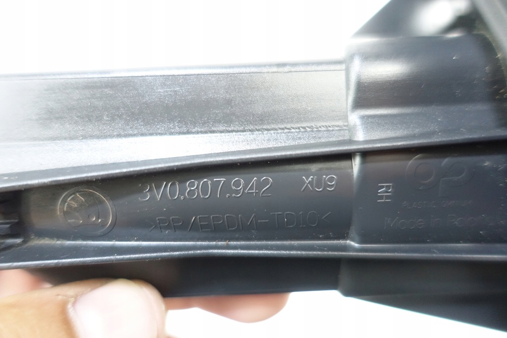 фото №8, Кронштейн розпилювача праве skoda superb iii 3v0