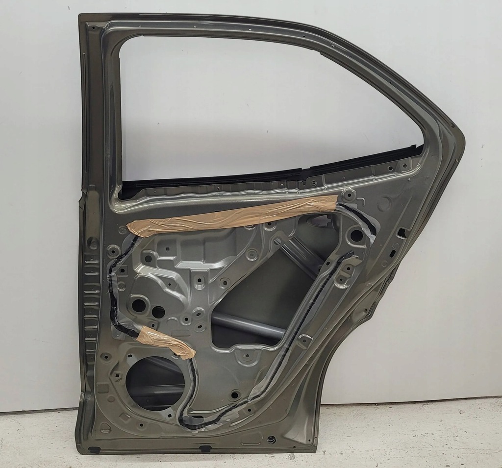 фото №9, Toyota yaris cross 20+ двері задня задні праве fv