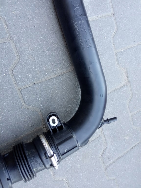 фото №9, Ford fiesta mk7 lift b-max 1.0 eco. - шланг воздуха cv61-6c784-ae