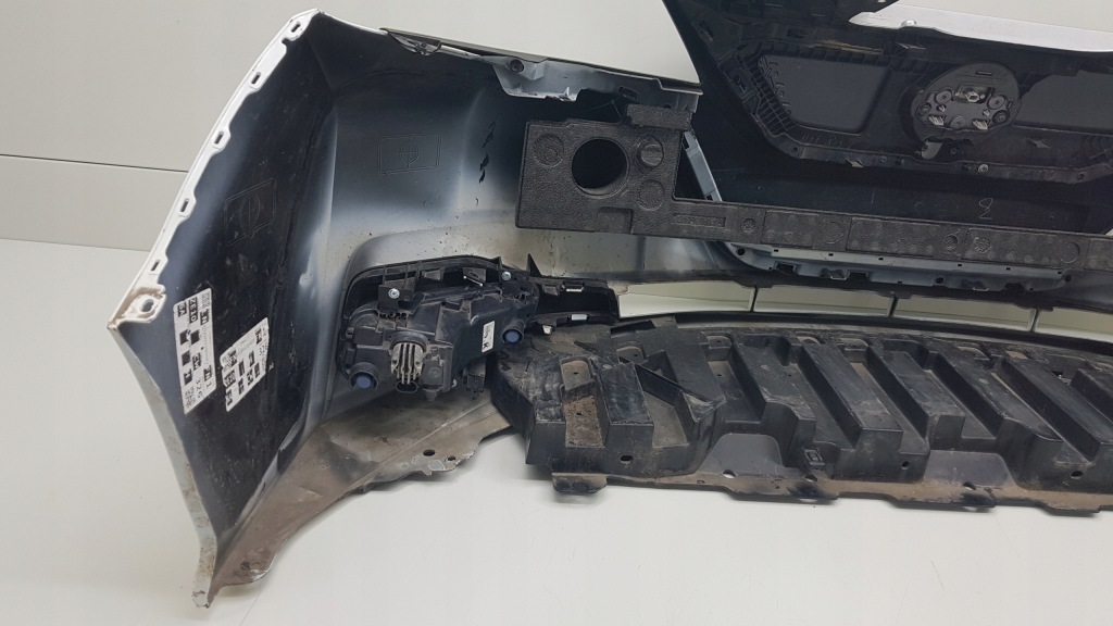 Nissan leaf 2 рестайлинг  2022 - бампер перед 62022-5shoh Оригинал