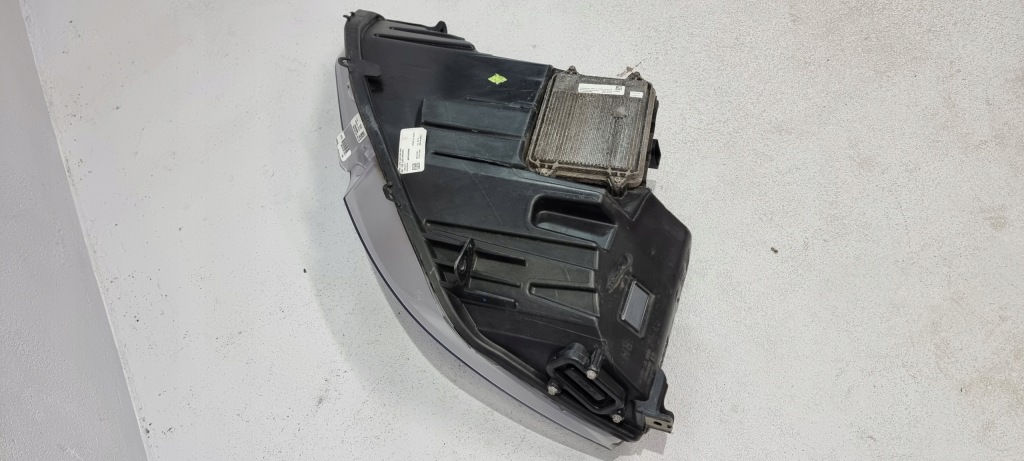 Фара правый перед передняя tesla s рестайлинг  full led 16-20 с Разборки