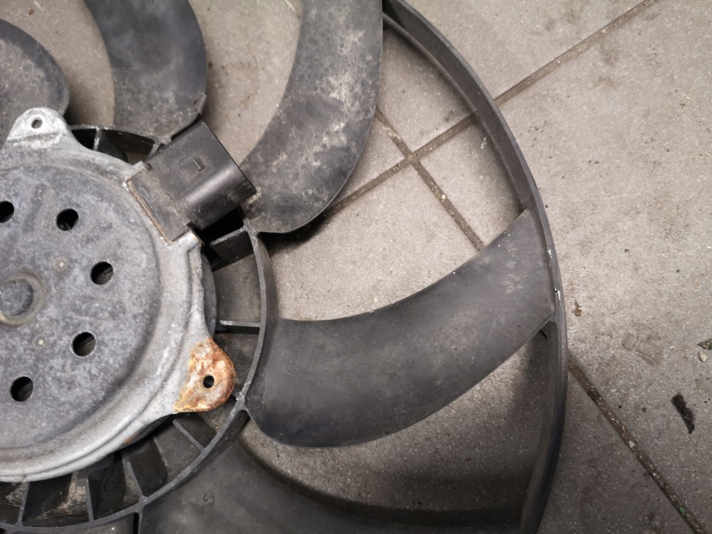 Вентилятор радіатор audi a4 b8 2.0 tdi 993454j Ціна