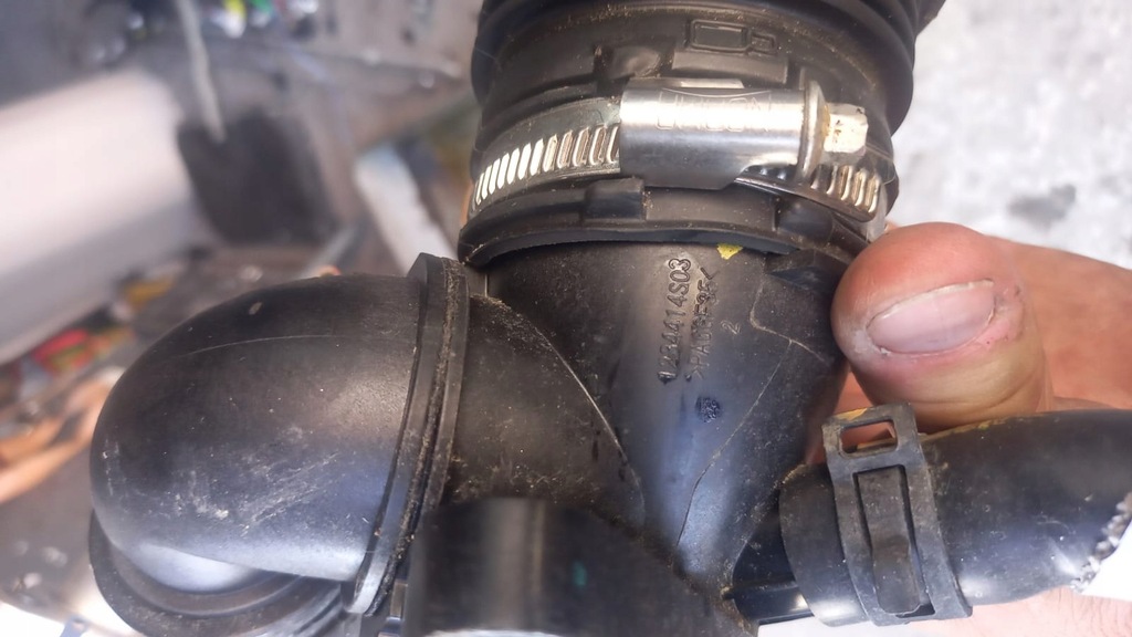 фото №4, Шланг воздухозаборник воздуха renault espace v lift 1234414s03