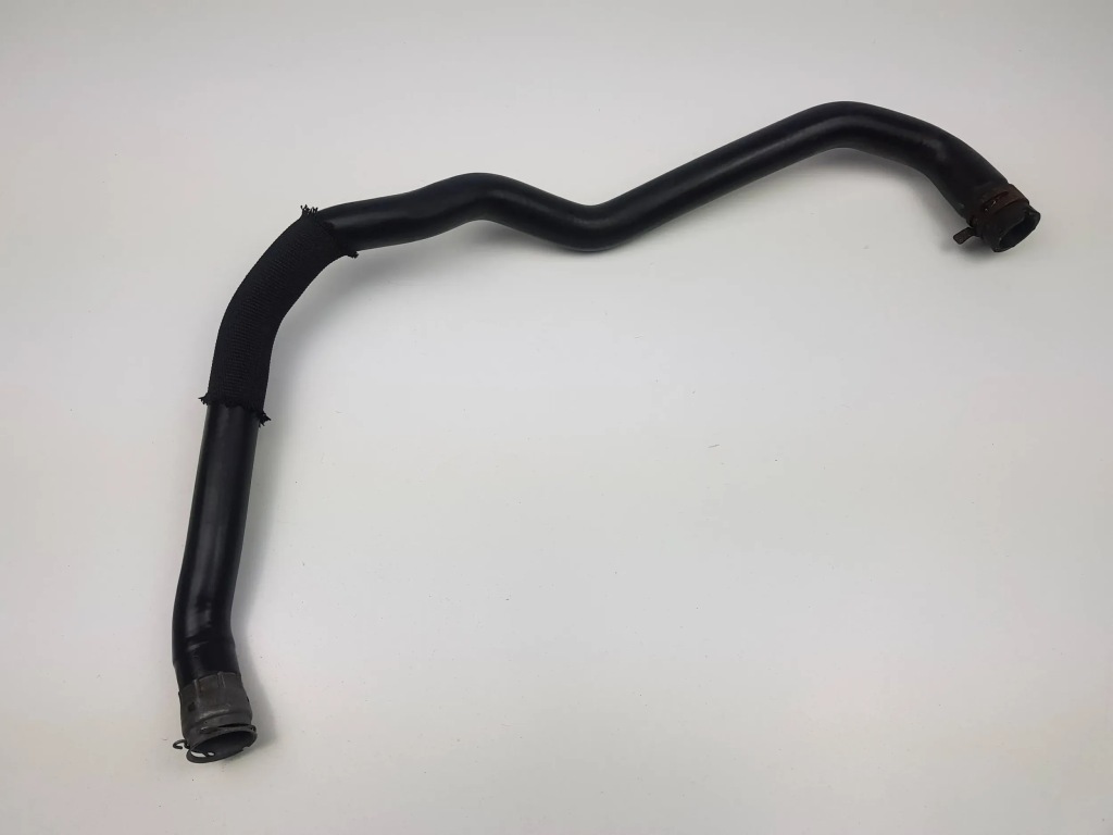 Шланг пабтрубок  труба радиатора воды peugeot 207 1.6 vti 9680006080 с Разборки