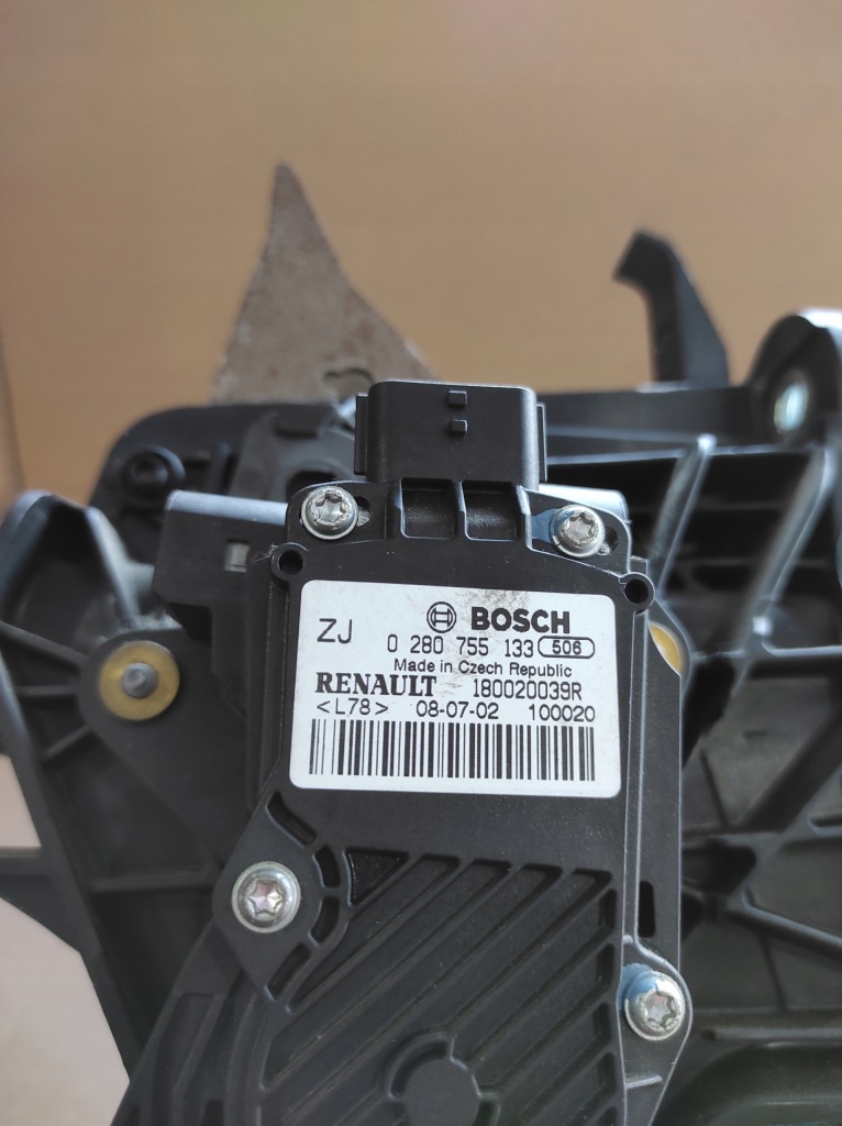 фото №8, Педали газа тормоза сцепления renault laguna iii gt 465030079r 465010063r