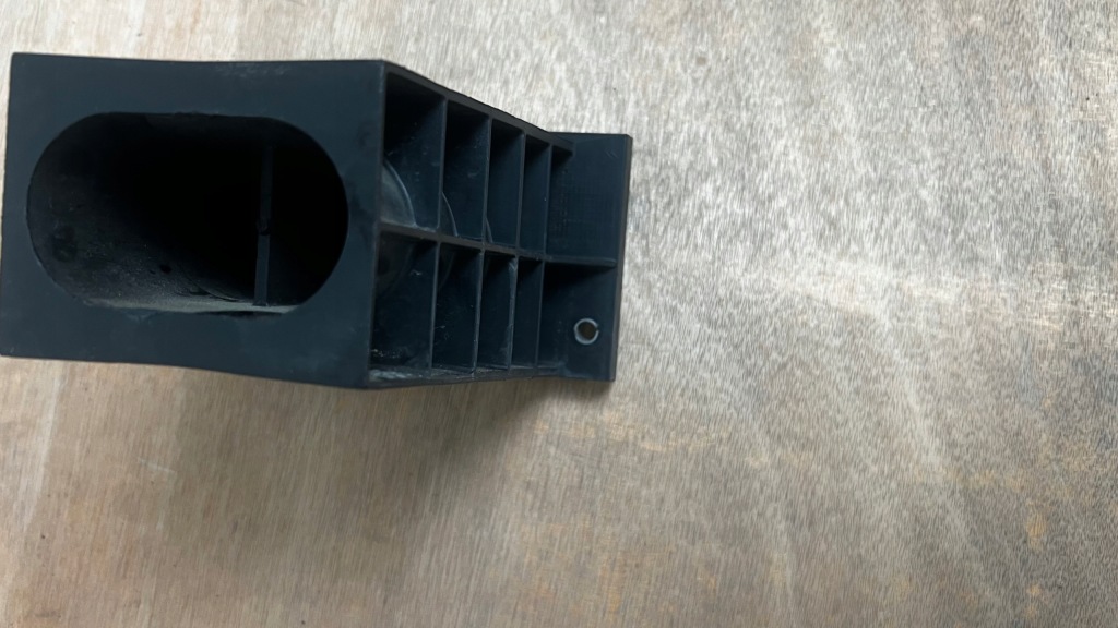 фото №11, Citroen c4 picasso 1 i 2006 - 2013 зона деформації кронштейн перед правий