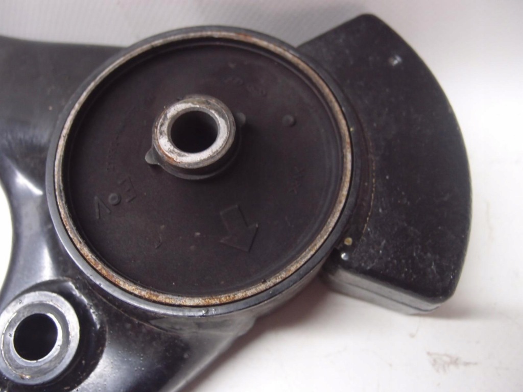 фото №7, Кронштейн подушка коробки kona electric