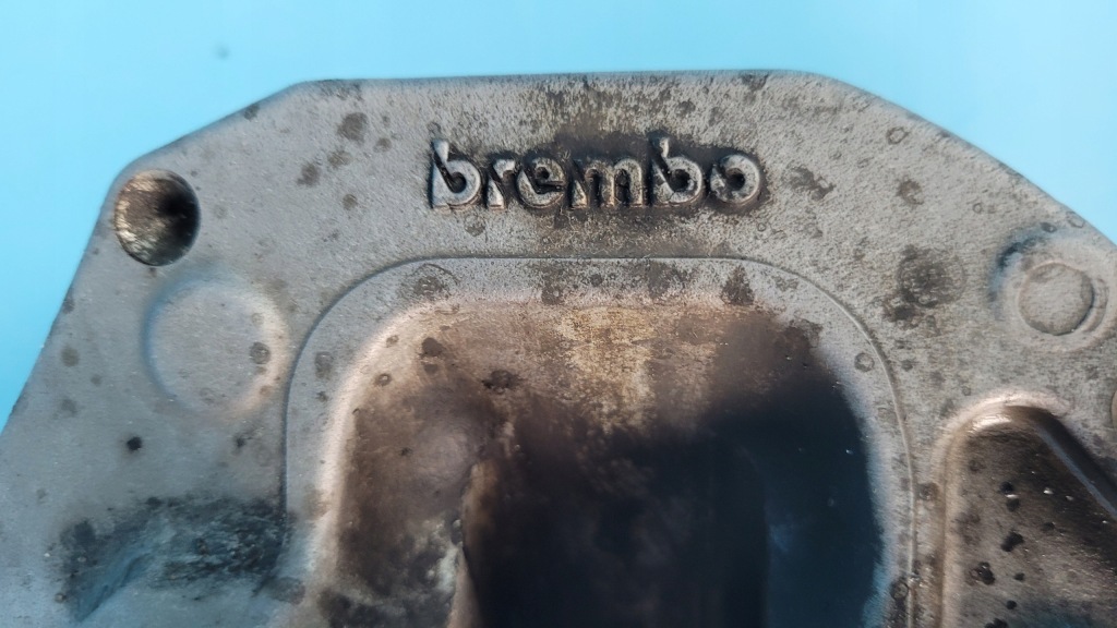 Tesla model 3 21r супорт гальмівний brembo правий перед 1044622-00-f в Україні