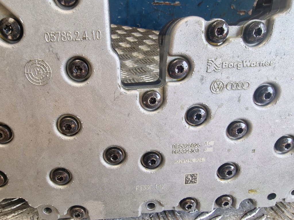 Мехатроника блок управления коробки s-tronic dl501 0b5 0b5325025 0b5325031 Киев