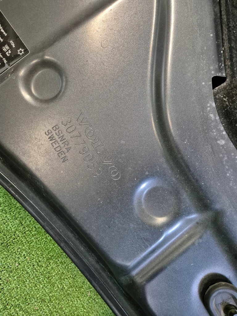 фото №7, Volvo s60 ii v60 przed liftem капот крышка двигателя демонтаж