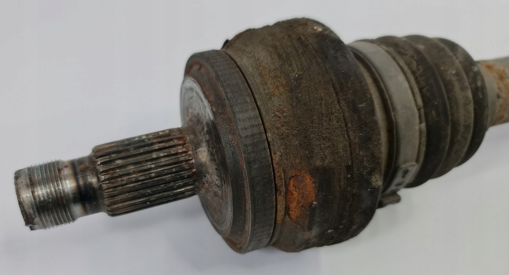 фото №3, Приводной вал правый задняя mercedes w204 1.8 cgi