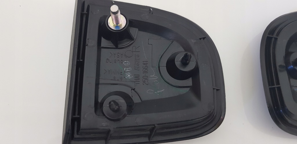 фото №6, Mitsubishi l200 250-16641 отражатель бампера левый