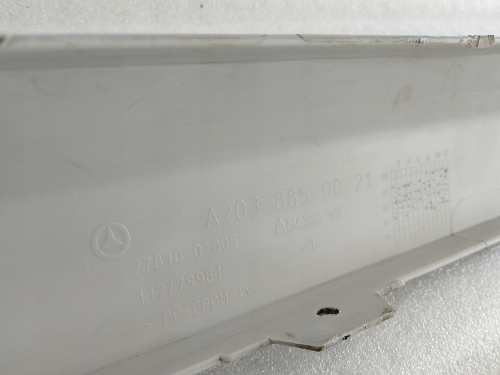 фото №9, Mercedes c-klasa w203 sedan молдинг бампера задняя