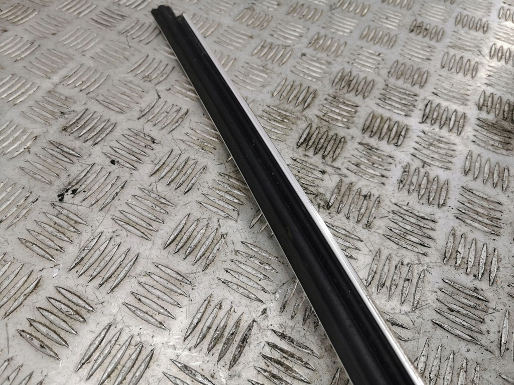 фото №6, Audi a7 s7 4g 2011 ліва сторона молдинг прокладка скло двері передніх