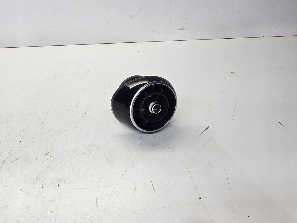 фото №1, Решётка обдув правая audi a1 8x lift 8x2820902